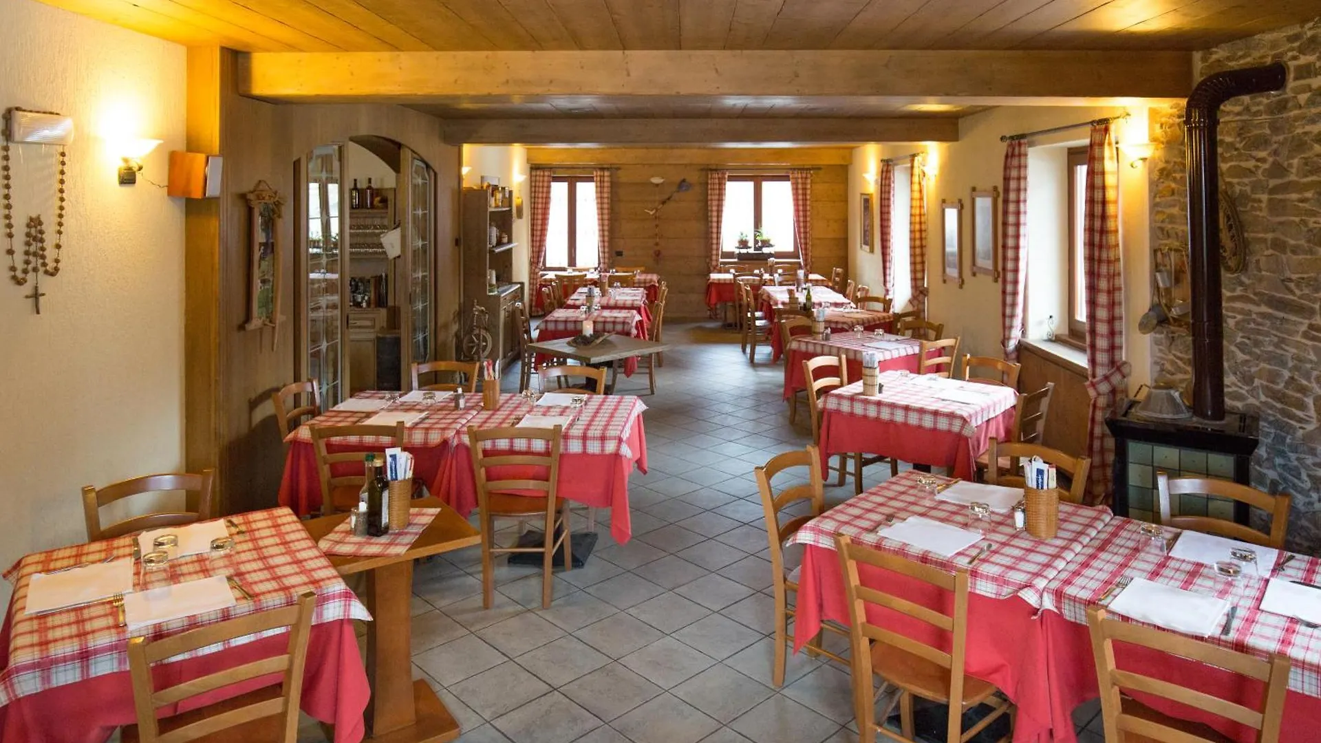 *** فندق Albergo Ristorante Miralago Campo إيطاليا